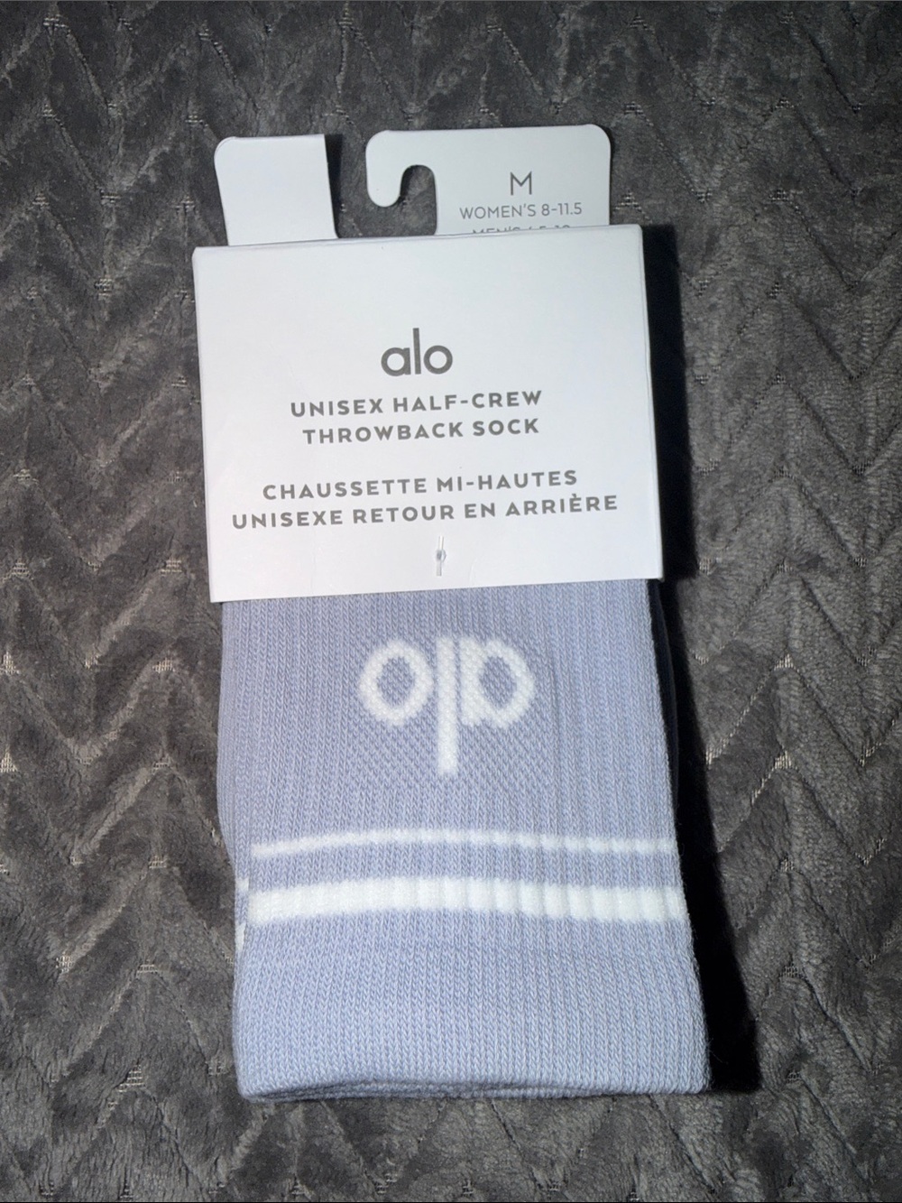 ALO Yoga Men’s Unisex Half-Crew Socks Winter Frost with White Stripe